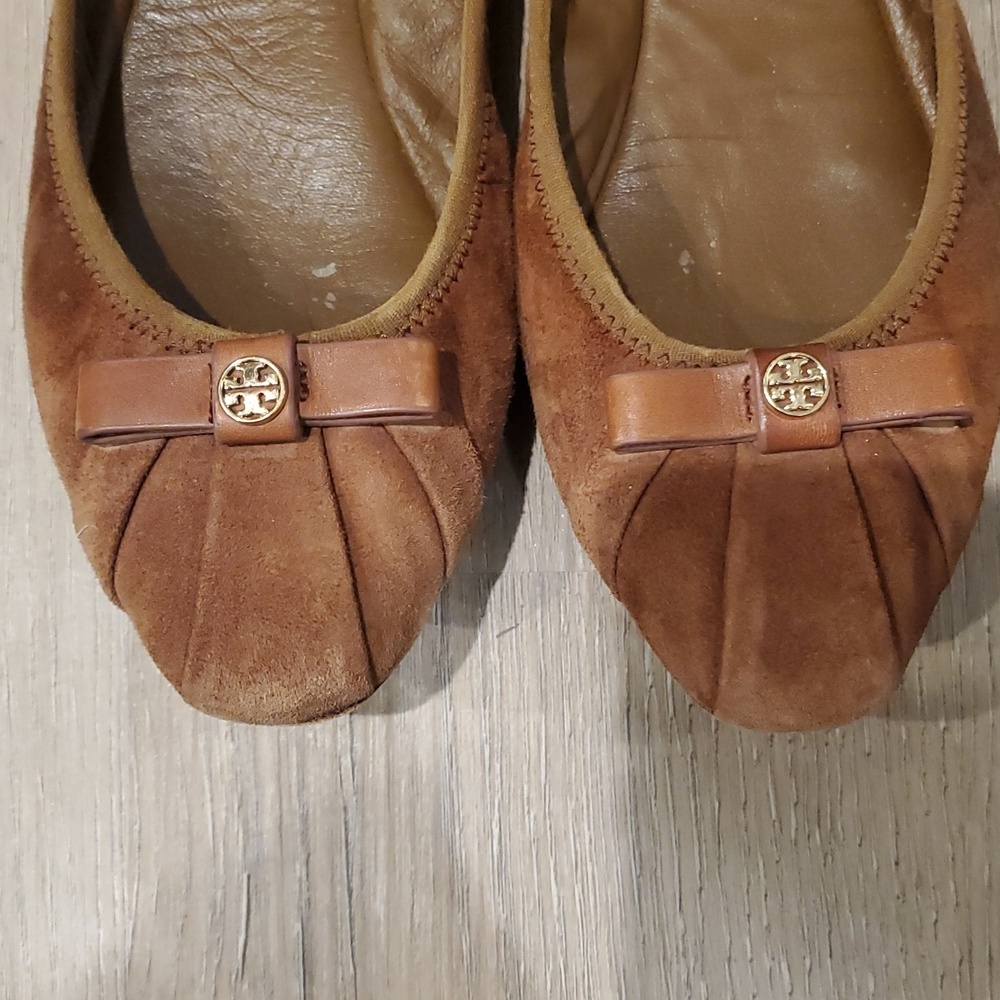 Tory Burch Suede Leather Ally Bow Ballet Flat size 7M Brown slip on pleated - Picture 2 of 7